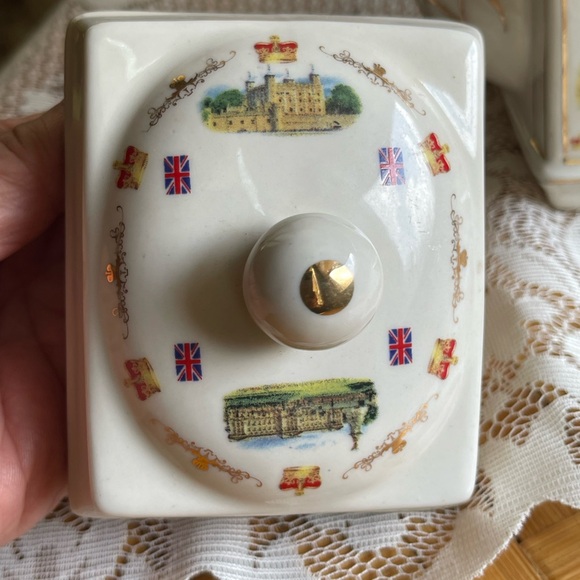 Adorable British ceramic teapot landmarks of London souvenir - Picture 5 of 10